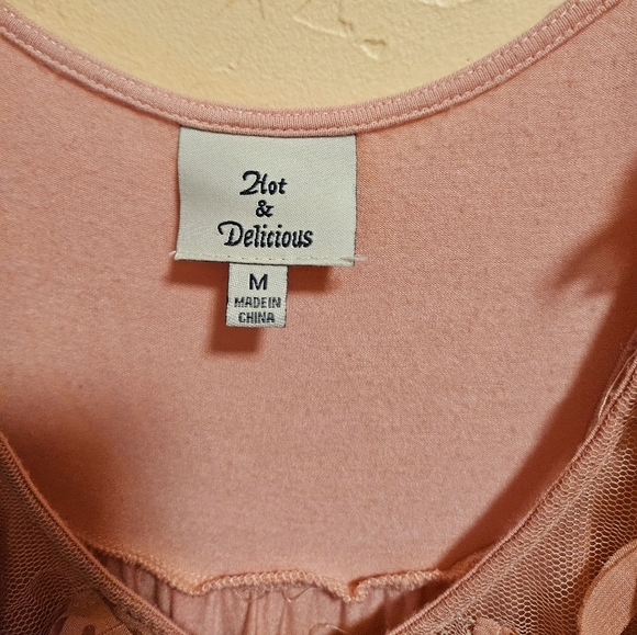 Ruffled Sleevless Blouse - Picture 3 of 7